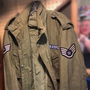 Airforce Airmen Battle Uniform (ABU) in olive/drab/fatigue green. Size Men's L